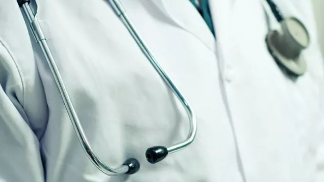 Estos son los 3 profesionales sanitarios gallegos mejor valorados en España (según los Doctoralia Awards)