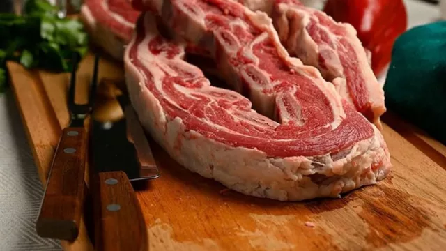 Los argentinos seguimos comiendo mucha carne (a pesar de la pérdida de poder adquisitivo, el consumo se incrementó)