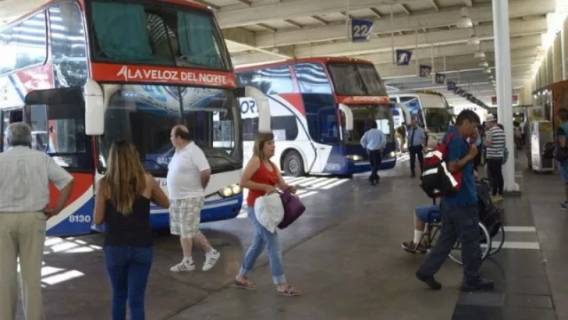 Esta semana aumentan las tarifas del colectivo urbano en Salta y también los servicios al interior (que subirán 220%)