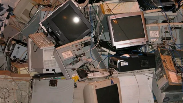 ¿No sabés qué hacer con la basura electrónica? Ahora Metalnor se encargará de juntarla y reciclarla (ya se instalaron puntos verdes en la ciudad)