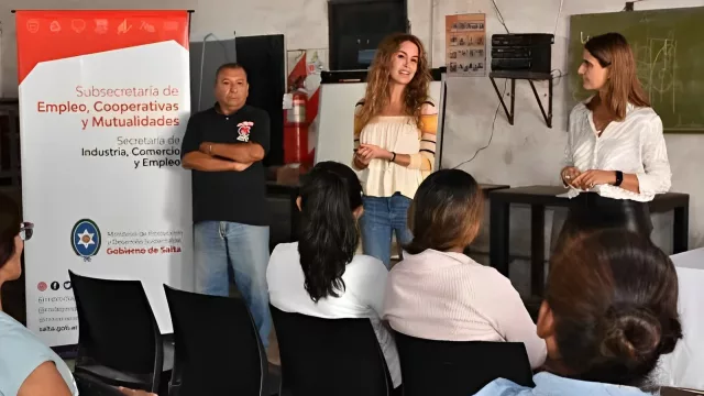 Buscan que las egresadas del programa "Constructoras" conformen cooperativas de trabajo (821 mujeres fueron capacitadas)