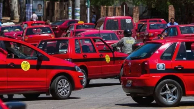 Los taxistas salteños, en pie de guerra con UBER: anunciaron que irán a la Justicia contra la aplicación