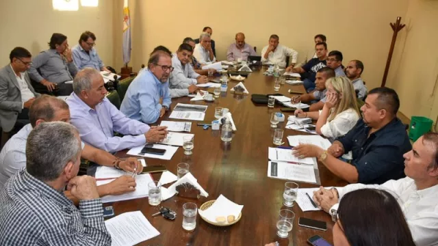 Ante senadores, el ministro Camacho relativizó el impacto de las subas en la tarifa eléctrica (aunque admitió que hay casos extremos)