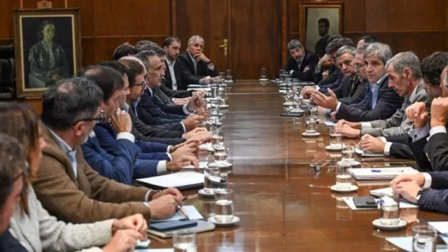 El gobierno argentino propone un bono en dólares para saldar la deuda con las generadoras