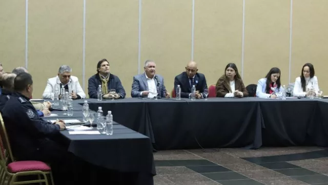 Buscan comprometer a todos los sectores en la lucha contra el comercio ilegal en Salta