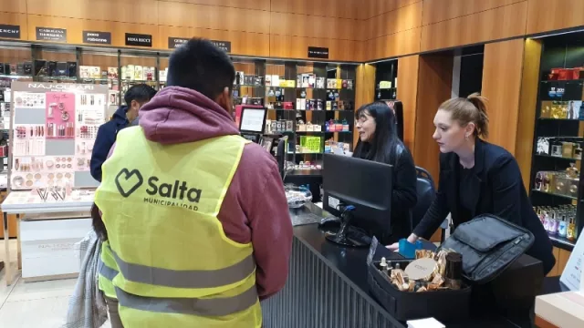 ¡Atención comerciantes! Anticipan más controles en el centro por la proximidad del Día del Padre