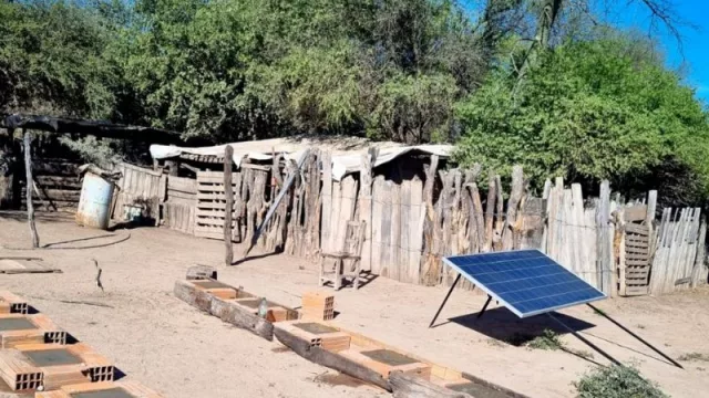 Remsa entregó equipos de paneles solares para el paraje Yuchán (en el municipio de Pichanal)