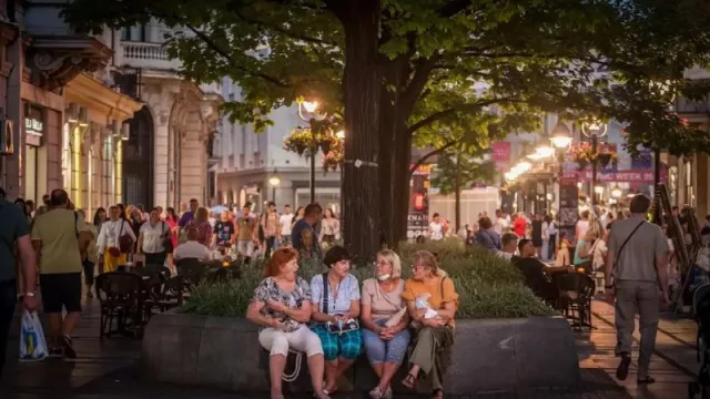 España dedica cerca del 20% del PIB a costes relacionados con el envejecimiento de la población, según Moody's