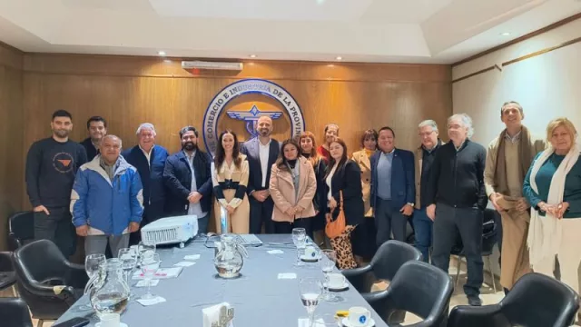 ¡Es hora de dar el salto! Capacitan a comerciantes en infraestructura y tecnología aplicada a los negocios (con foco en las personas)