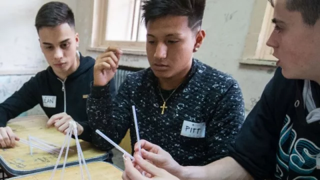 Unos 4.500 jóvenes salteños planificarán su futuro gracias a la alianza de Junior Achievement y el Gobierno de Salta