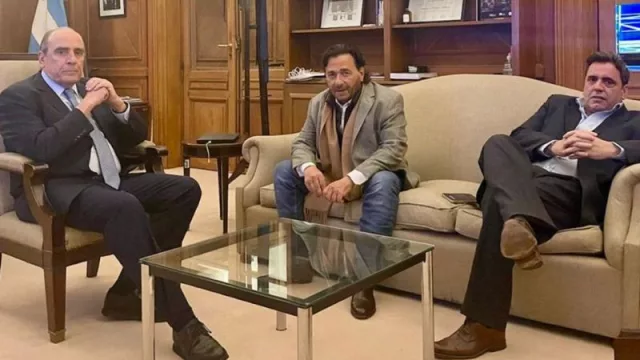 Sáenz se reunió con el ministro Caputo y el jefe de Gabinete Francos para agilizar obras