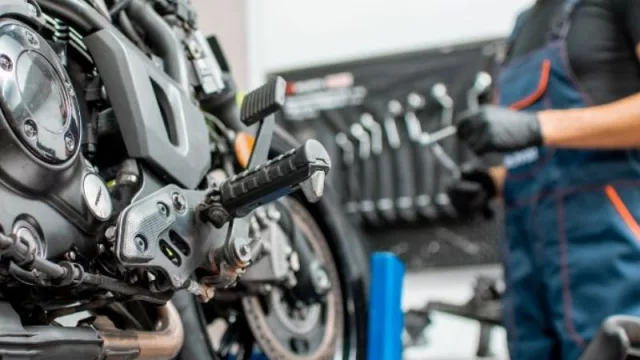 Este sábado habrá un taller de mecánica ligera para motos gratuito y abierto a todo público