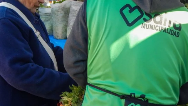 La UNSa se llenó de vecinos de zona Norte que fueron a comprar en “El mercado en tu barrio”