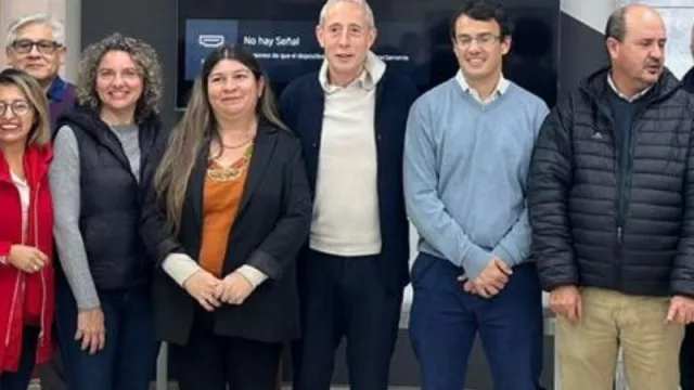 Empresarios salteños exploran cómo articular la demanda laboral con la educacióm (con un experto italiano en formación técnica)