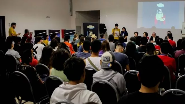 Hasta el jueves, Dementes Gráficas suma su edición número 15 en el Mercado Artesanal