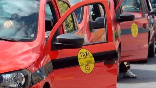 Aumentaron las tarifas de taxis y remises (y se vienen subas en el transporte entre municipios)
