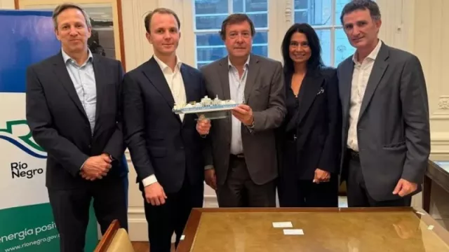 Golar LNG impulsa la exportación de GNL desde Río Negro con el buque “Hilli Episeyo”