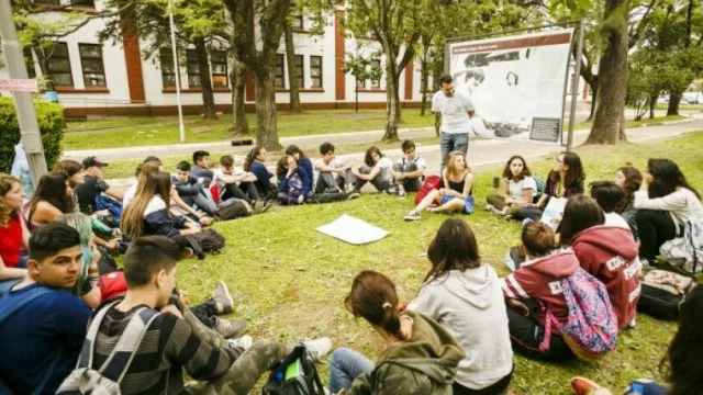 El Programa Crecer Libre, de Kenvue, llegó este año a 21 mil jóvenes (concientizando sobre salud sexual y menstruación)