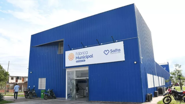 Histórico: ayer comenzó a funcionar en el CIC de San Benito la primera fábrica municipal del país
