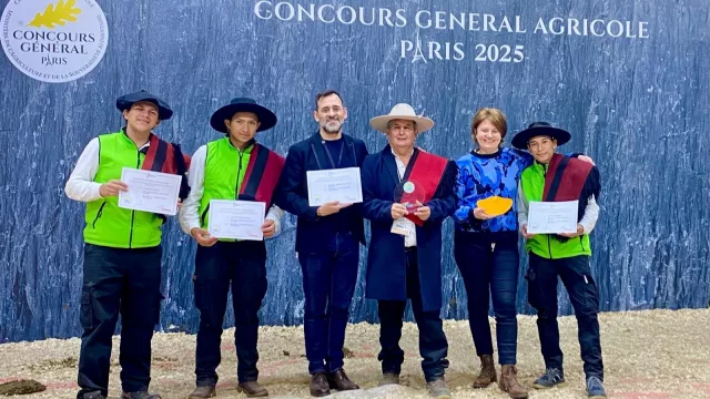¡Mirá lo que son estos changos! Los chicos de la Agrícola llegaron desde Francia con un premio mundial
