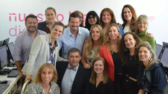 Telecom, junto al Gobierno de Salta, inauguró una novedosa Aula Digital para docentes