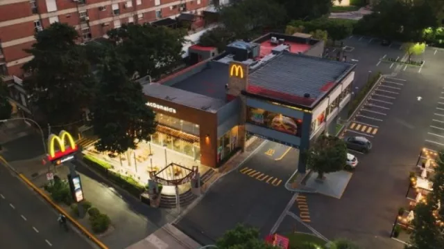 Arcos Dorados apuesta por la energía renovable (y abastecerá el 50% de sus operaciones con fuentes limpias)