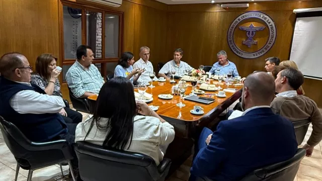 La Cámara de Comercio e Industria recibió a candidatos del Frente Unidos por Salta