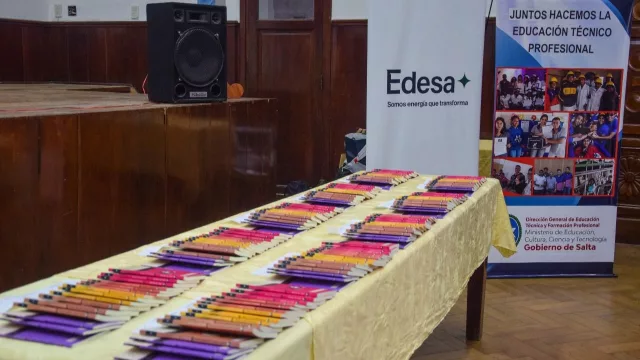 Edesa ratificó su compromiso con la educación: entregó 300 libros a escuelas de Salta
