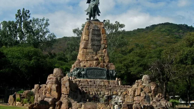 Salta ofrece plazas y parques bajo concesión para proyectos gastronómicos y recreativos