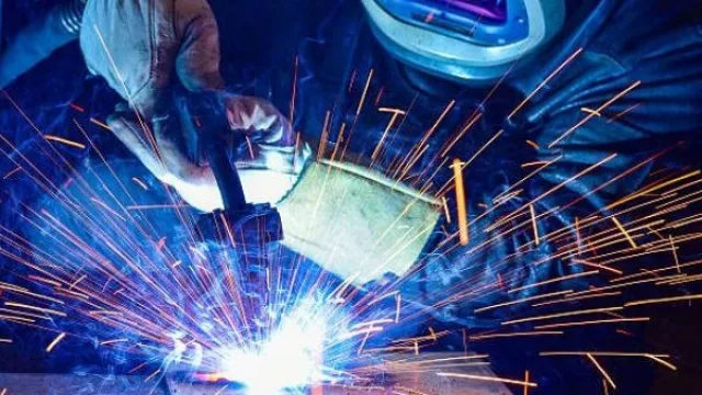 De la mano de SuperBrico y Lüsqtoff, dictarán capacitaciones en soldadura en dos barrios de la ciudad