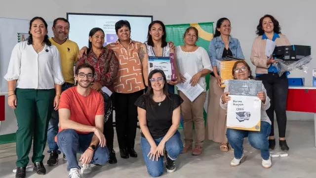Entregan máquinas y herramientas para proyectos productivos a mujeres y personas LGBTIQ+ del Norte salteño