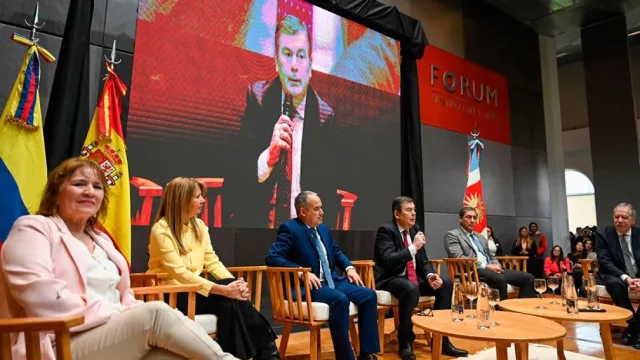 Zamora abrió en Santiago el 1° Congreso Internacional sobre adicciones y comunidades inteligentes