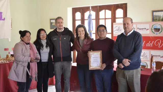 Cookins reafirma su compromiso con la formación laboral en los Valles Calchaquíes