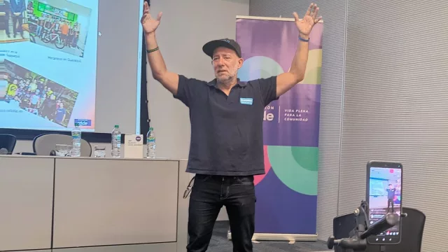 De Buenos Aires a Nueva York en bicicleta: el loco que llegó a Salta para concientizar sobre el Parkinson