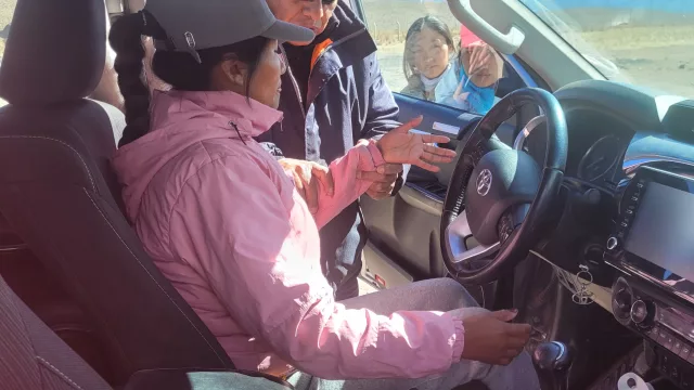 23 Mujeres de la Puna pisaron el acelerador: se formaron en conducción para conseguir trabajo