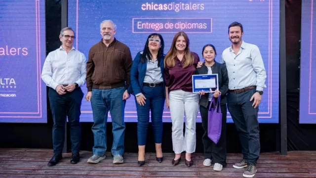 Jóvenes de Cafayate se formaron gratis en programación e IA gracias a un programa de Telecom