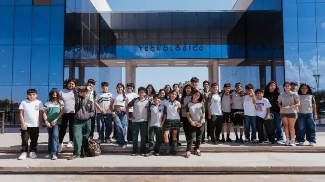 Más de 80 estudiantes de la Capital rindieron el Examen Cambridge digital y consolidaron un hito educativo en Catamarca