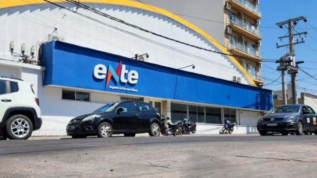 Desde el Ente Regulador descartan aumentos en la luz y revisan un pedido del 70,5% para el agua