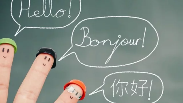 Ya podés anotarte desde tu celular para acceder a una de las 800 becas de idiomas