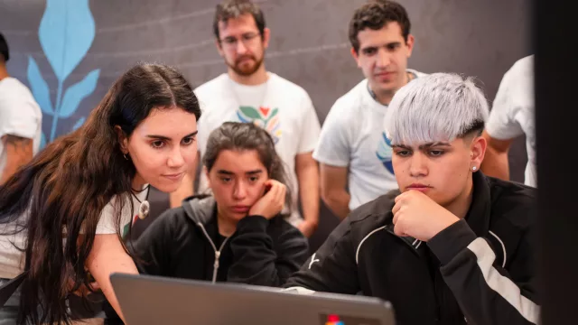 En 2025 Junior Achievement capacitó a más de 11.000 jóvenes en Salta (de la mano del Gobierno y el CFI)