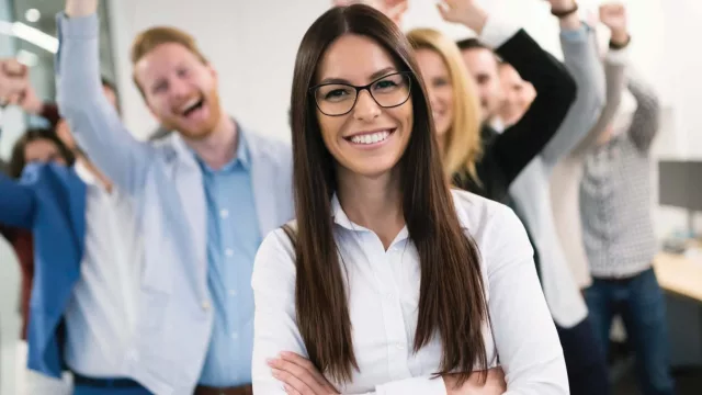 Los empleadores ven un 2026 prometedor, pero los trabajadores lo hacen con mucha más cautela