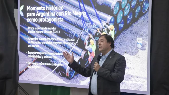 Weretilneck presentó el acuerdo con YPF por Argentina GNL y posicionó a Río Negro como puerta de salida de la energía al mundo