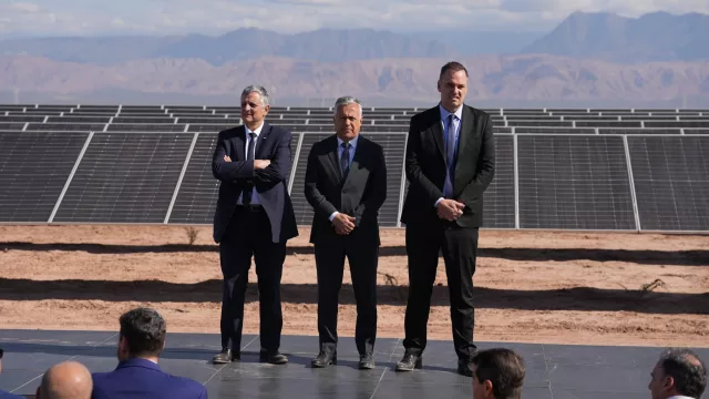Mendoza inauguró El Quemado, el parque solar más grande del país y superó los 700 MW renovables