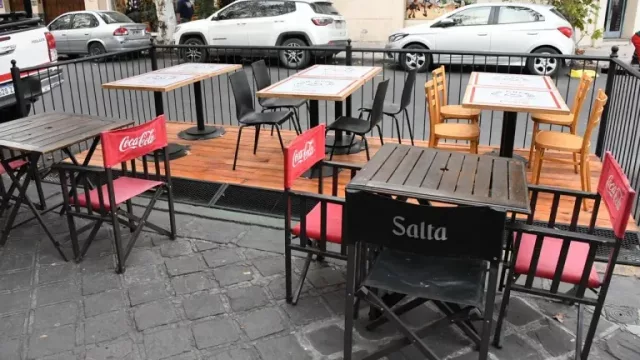 Refuerzan los controles sobre decks gastronómicos en diferentes zonas de la ciudad