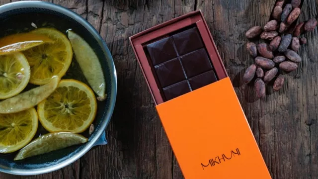 Mikhuni: el proyecto que fusiona diseño contemporáneo, alta pastelería y cacao en Salta