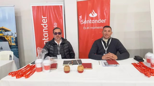 La banca se acerca a la minería: Santander desembarcó en Tolar Grande para fortalecer a los proveedores