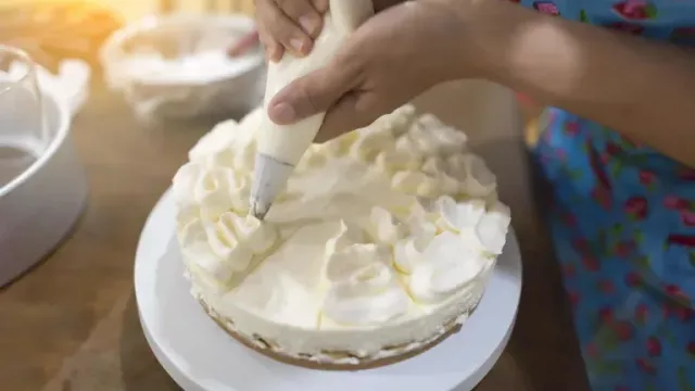¡Elevá el nivel de tus creaciones! Invitan a sumarse a un taller de decoración de tortas