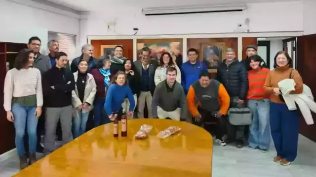 13 emprendedores salteños accederán al diseño profesional de sus marcas de la mano de estudiantes avanzados