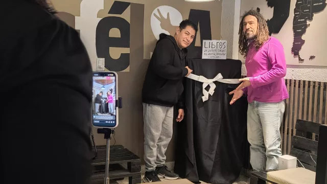 Café LSA inauguró la primera biblioteca sorda de Salta: un espacio para preservar la lengua de señas y la cultura