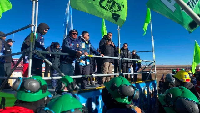 La UOCRA acordó un aumento del 15% para los obreros que trabajan en el sector minero